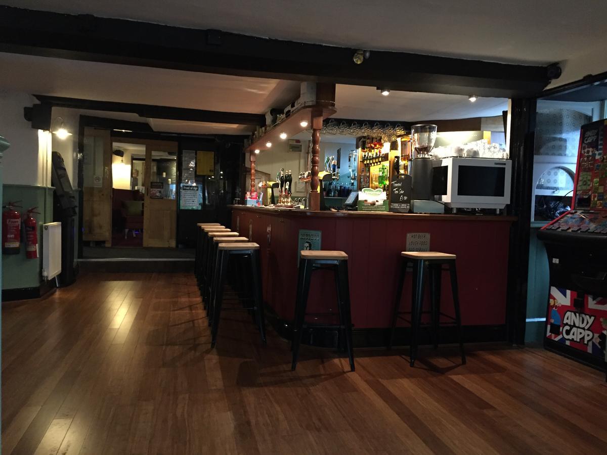 בקפסטלי The Globe Inn מראה חיצוני תמונה